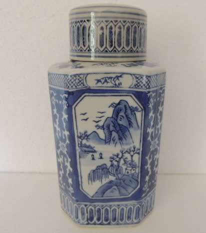 FABULOUS BLUE AND WHITE OCTAGONAL GINGER JAR
