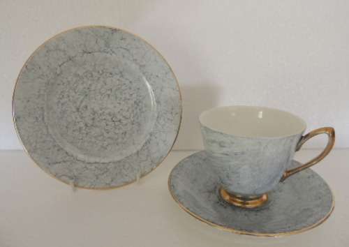 ROYAL ALBERT TRIO - "GOSSAMER", Light blue