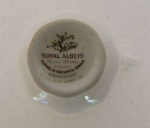 ROYAL ALBERT MINIATURE FLOWER OF THE MONTH DUO - JANUARY