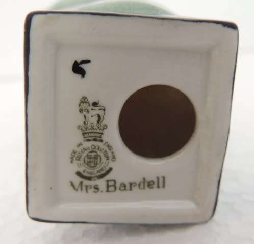 ROYAL DOULTON DICKENS FIGURINE - "MRS BARDELL"