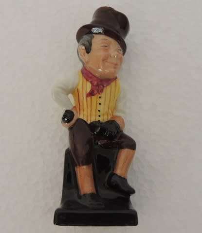 ROYAL DOULTON DICKENS FIGURINE - "SAM WELLER"