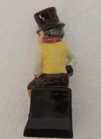 ROYAL DOULTON DICKENS FIGURINE - "SAM WELLER"