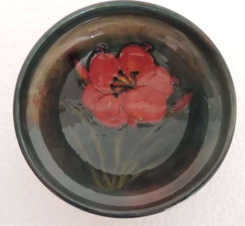 MOORCROFT SMALL FOOTED BOWL