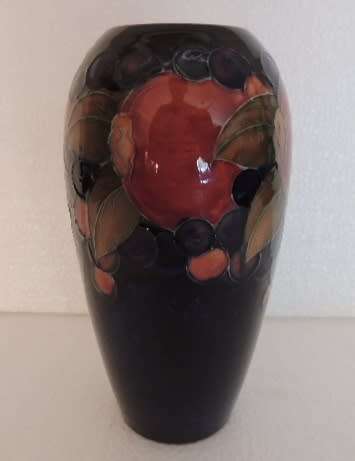 MOORCROFT "POMEGRANATE" VASE - BEAUTIFUL VINTAGE PIECE, 17.5 cm