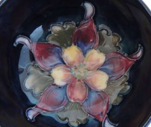 MOORCROFT FOOTED BOWL, 10.5 cm