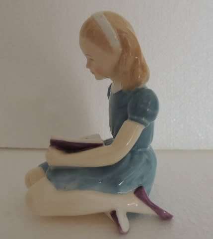 ROYAL DOULTON FIGURINE - ALICE HN 2158