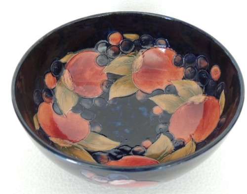 MOORCROFT BOWL - "POMEGRANATE", 21 cm