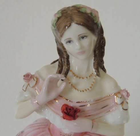 ROYAL DOULTON FIGURINE - RED RED ROSE HN 3994, reserved for riclee