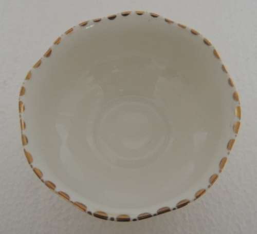 ROYAL ALBERT PART TEA SET - UNNAMED PATTERN