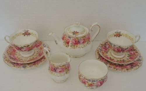 ROYAL ALBERT TEA FOR TWO - SERENA