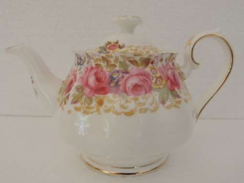 ROYAL ALBERT TEA FOR TWO - SERENA