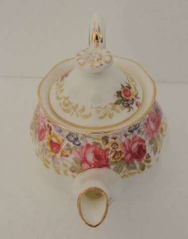 ROYAL ALBERT TEA FOR TWO - SERENA