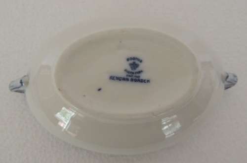 BOOTHS SAUCE BOAT ON STAND WITH COVER - "RENOWN BORDER"