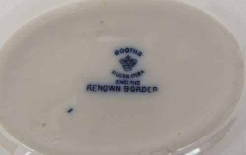 BOOTHS SAUCE BOAT ON STAND WITH COVER - "RENOWN BORDER"