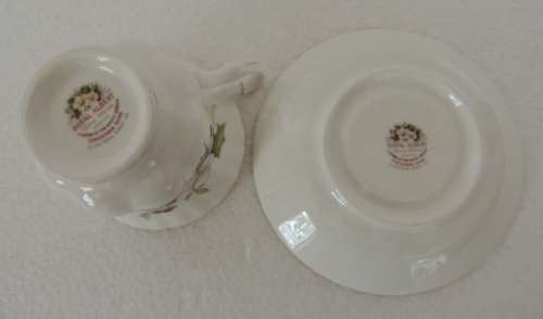 ROYAL ALBERT FLOWER OF THE MONTH DUO - "DECEMBER" CHRISTMAS ROSE