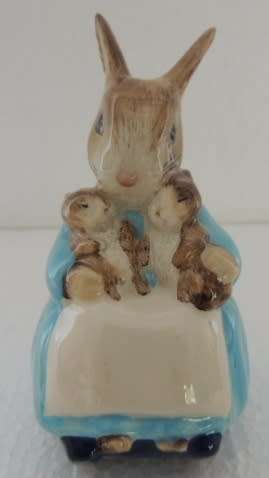 ROYAL ALBERT BEATRIX POTTER - MRS RABBIT & BUNNIES