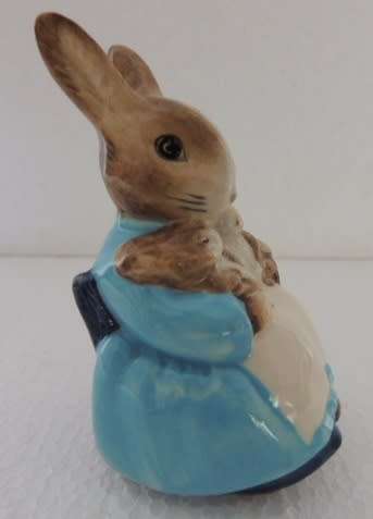 ROYAL ALBERT BEATRIX POTTER - MRS RABBIT & BUNNIES