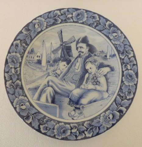 DELFT SPECIAL LIMITED COLLECTORS EDITION PLATE - OUMA AND OUPA, reserved for Keith