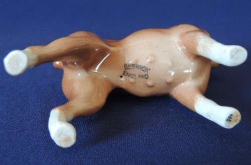BESWICK BOXER - reserved for DebTuc