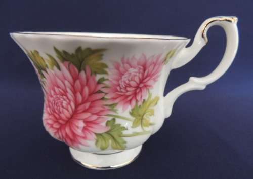 ROYAL ALBERT FLOWER OF THE MONTH DUO - "NOVEMBER" CHRYSANTHEMUM