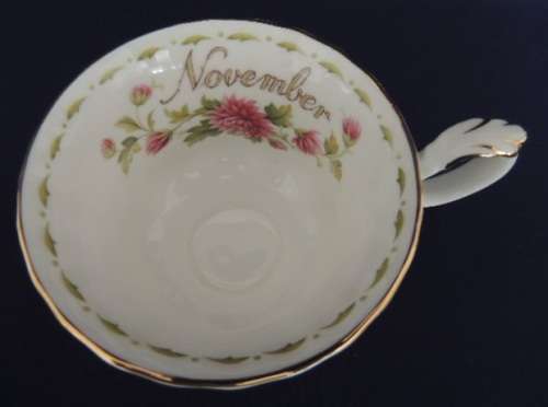 ROYAL ALBERT FLOWER OF THE MONTH DUO - "NOVEMBER" CHRYSANTHEMUM