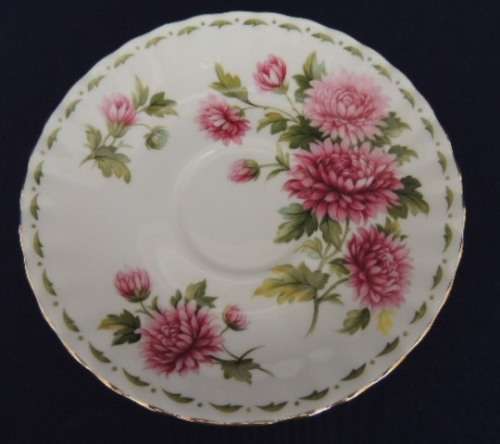 ROYAL ALBERT FLOWER OF THE MONTH DUO - "NOVEMBER" CHRYSANTHEMUM