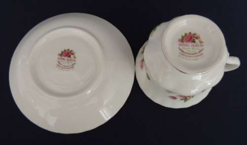 ROYAL ALBERT FLOWER OF THE MONTH DUO - "NOVEMBER" CHRYSANTHEMUM