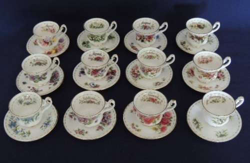 Royal Albert Flower of The Month Miniature Duo - DECEMBER