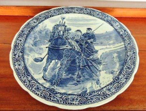 Magnificent Delft Charger