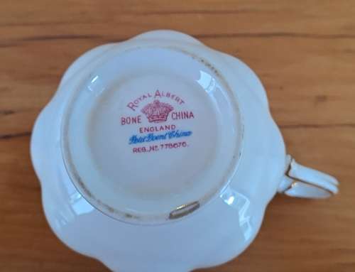 Royal Albert Trio - Petit Point