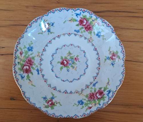 Royal Albert Trio - Petit Point
