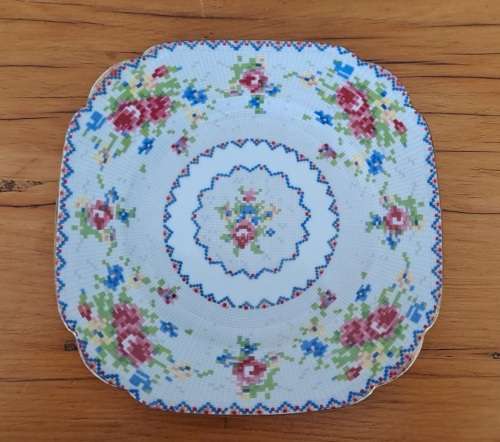 Royal Albert Trio - Petit Point