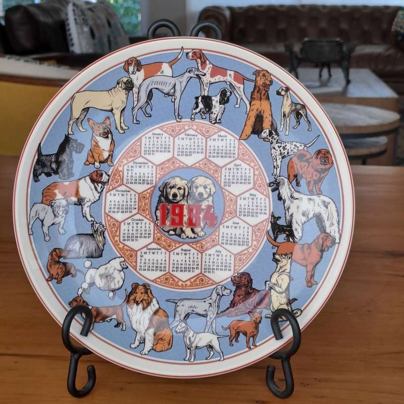 Wedgwood Calendar Plate 1984 - Dogs