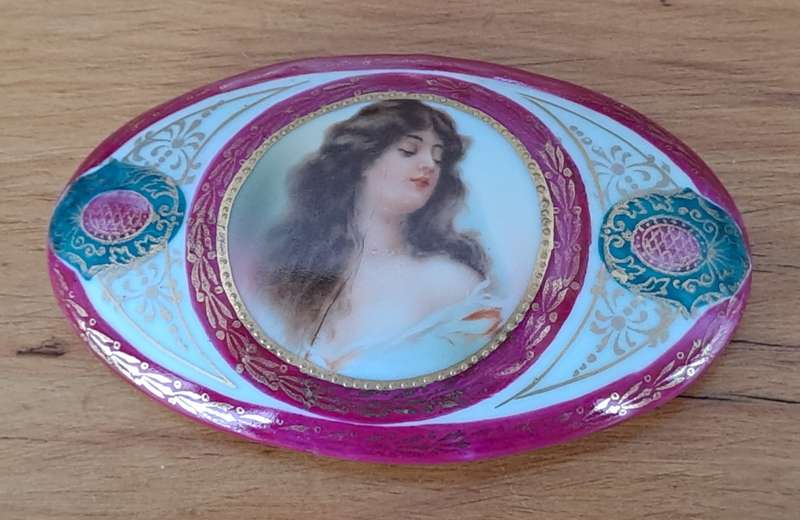 Beautiful Porcelain Trinket Box