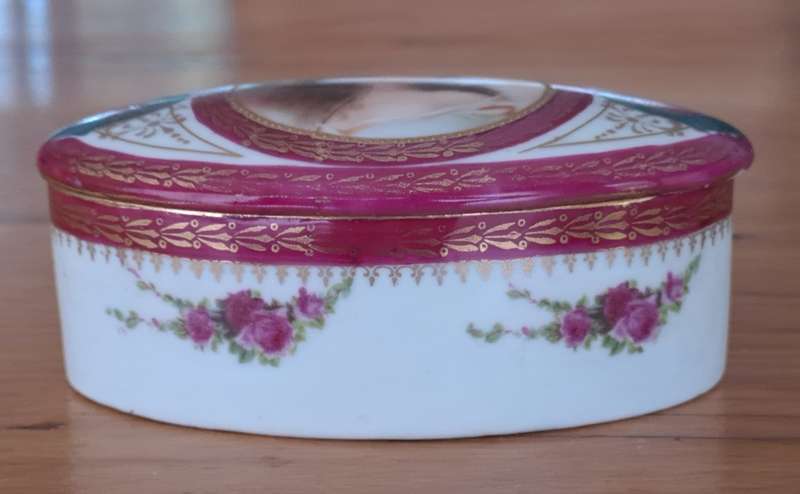 Beautiful Porcelain Trinket Box
