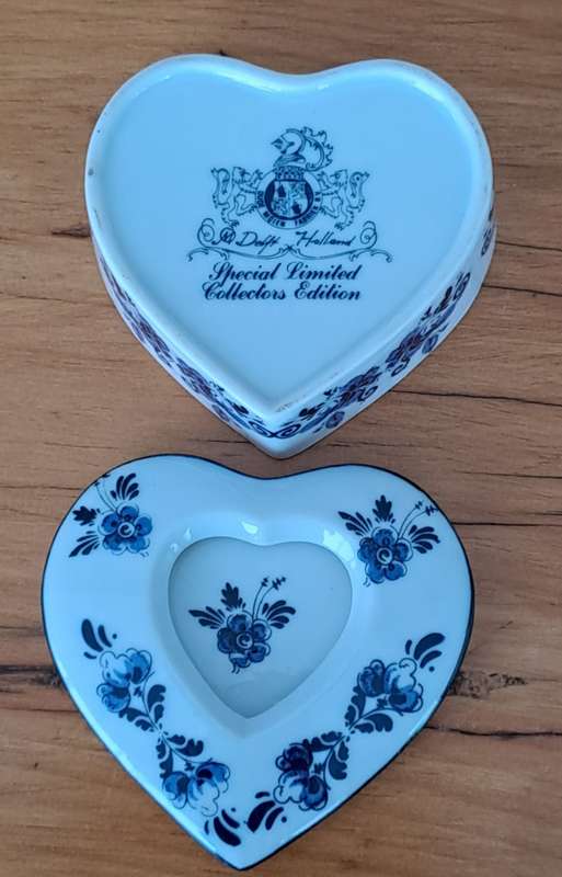 Delft Special Limited Collector`s Edition Trinket Box/Photo Frame