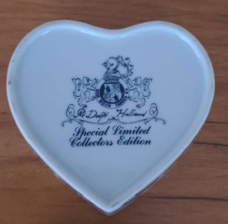 Delft Special Limited Collector`s Edition Trinket Box/Photo Frame