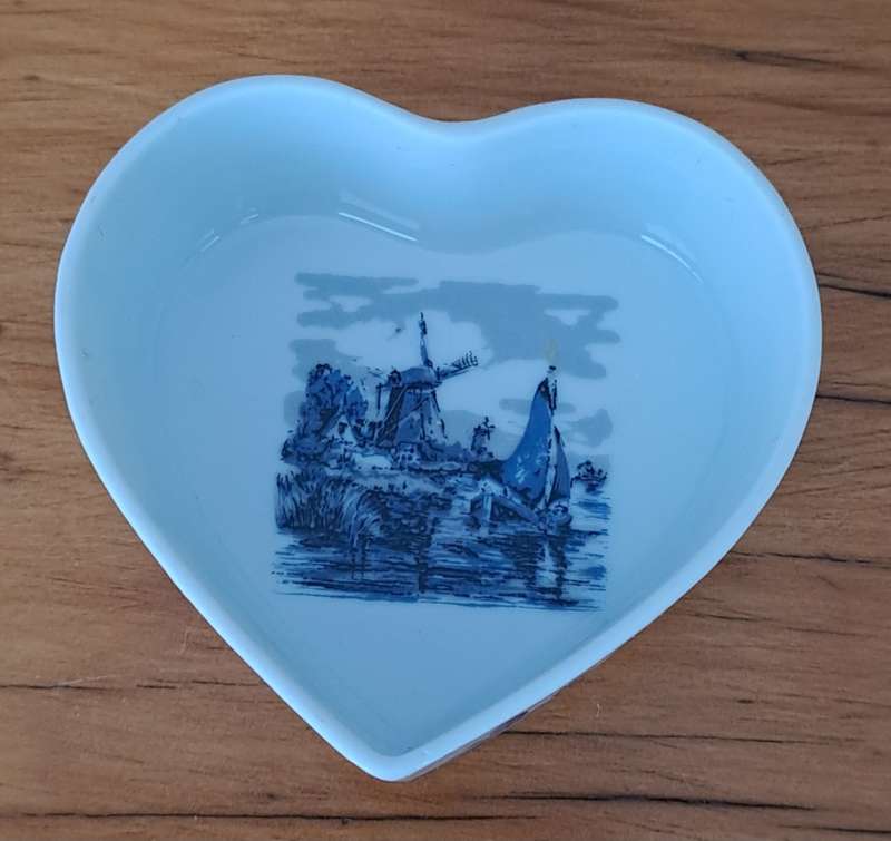 Delft Special Limited Collector`s Edition Trinket Box/Photo Frame