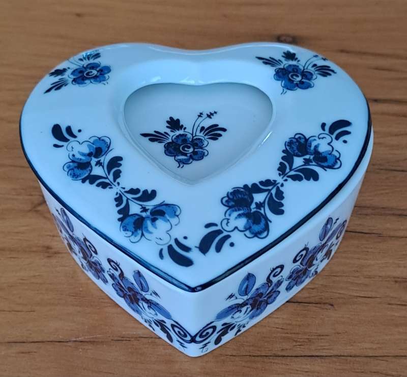 Delft Special Limited Collector`s Edition Trinket Box/Photo Frame