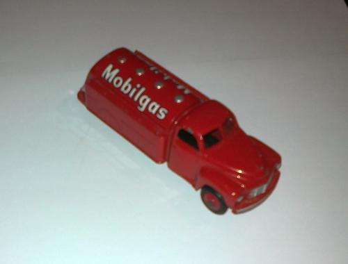 Studebaker Tanker Mobilgas