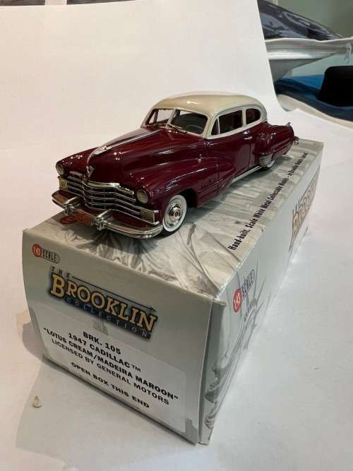 Brooklin BRK 105 - 1947 Cadillac `Lotus Cream / Madeira Maroon`