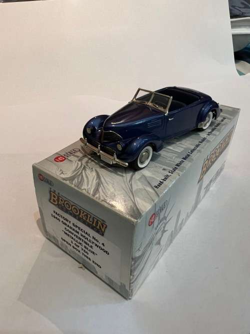 Brooklin Factory Secial 04 - 1940 Graham Hollywood Conv `Metallic Blue` 1 of 750
