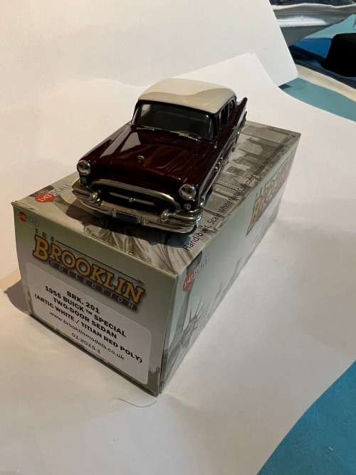 Brooklin BRK 201 - 1955 Buick Special 2-door Sedan [Dover While / Titian Red Poly]