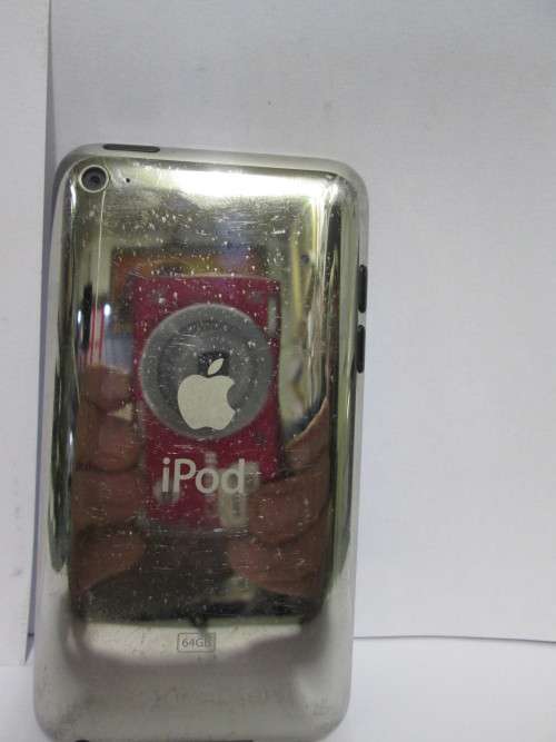 APPLE IPOD TOUCH 64GB- 4 GENERATION