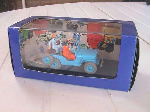 Tintin Willys CJ2A Jeep with Tintin, Snowy and Captein Haddock and Proffesorscale 1:43