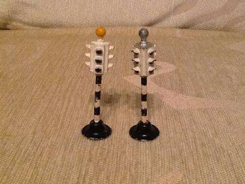 Dinky pair of robots, 1 x three light and 1 x 4 light.