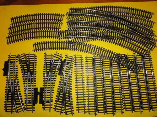 HORNBY OO GAUGE TRACK - CURVES, STRAIGHTS AND POINTS IN EXCELLENT CONDITION