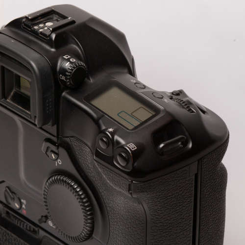 Canon EOS 3 with PB-E2
