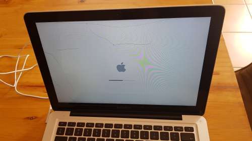 MacBook Pro `Core i5` 2.5 13` Mid-2012, 4GB RAM 500GB - Cracked Screen
