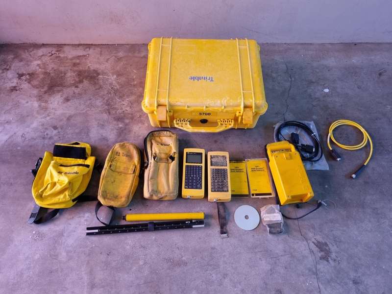 Trimble 5700 Pellican Case + Instruments